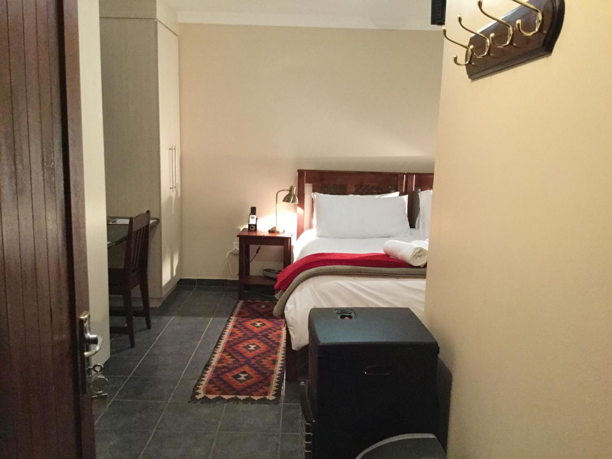 A Little Guesthouse Bloemfontein Room photo